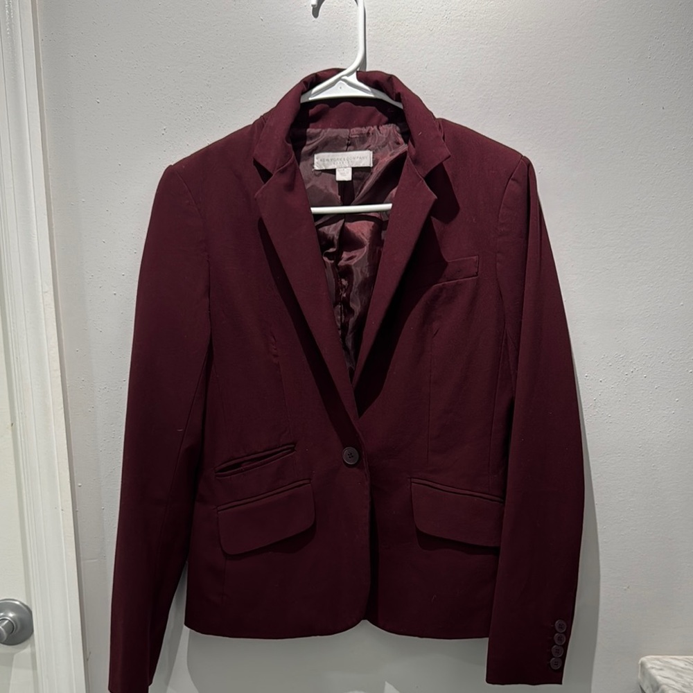 New York & Company Burgundy Blazer Classic Tailored Design